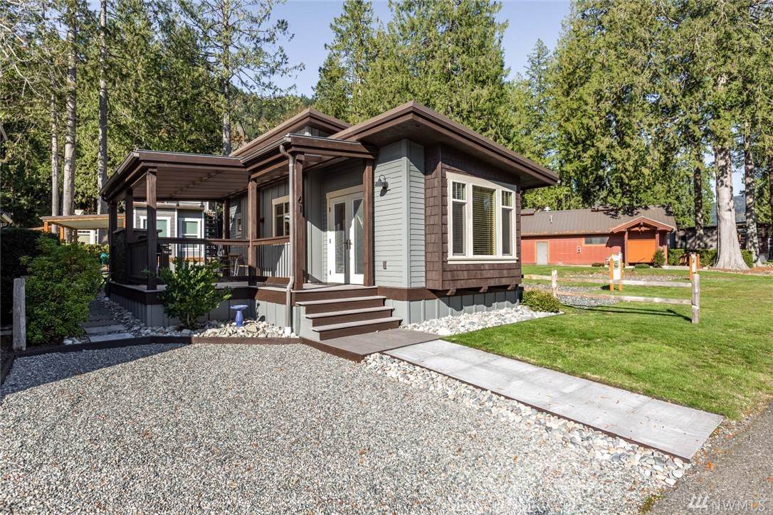990 Lake Whatcom Blvd - Photo 1
