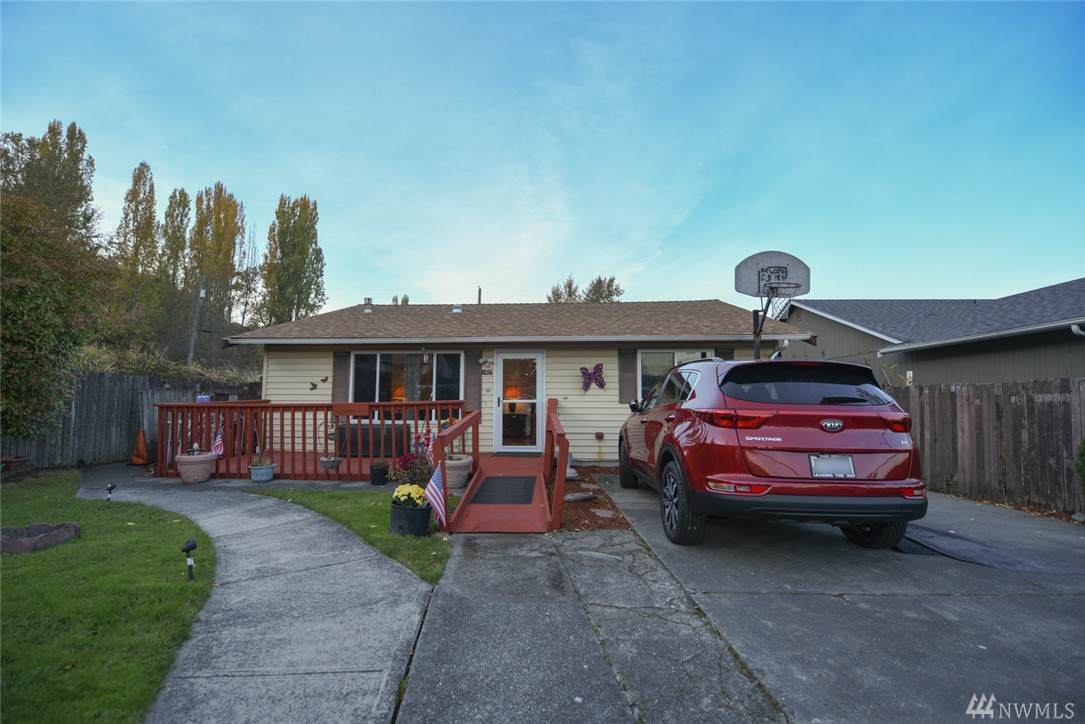 1427 Wright Ave - Photo 1