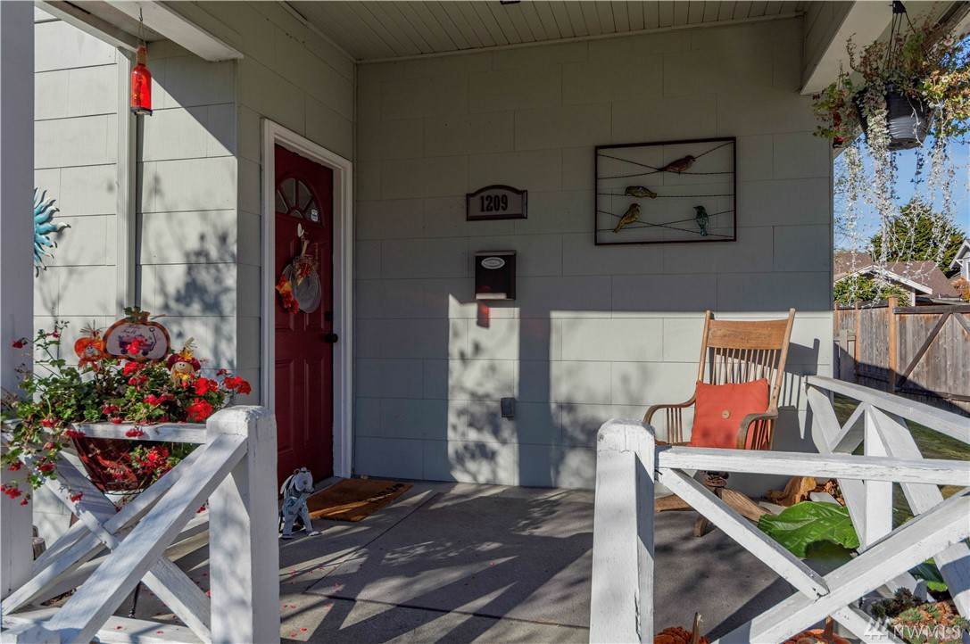 1209 4th Ave - Photo 1