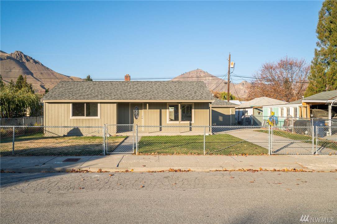 908 Wilson St - Photo 1
