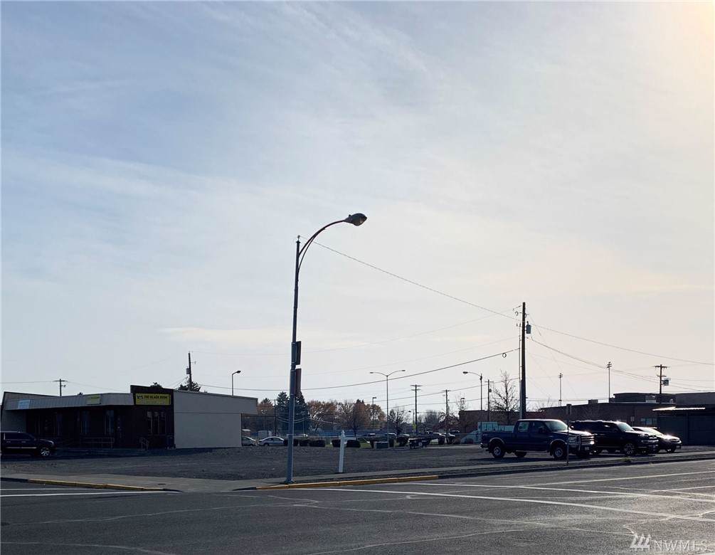 401 3rd Ave - Photo 1
