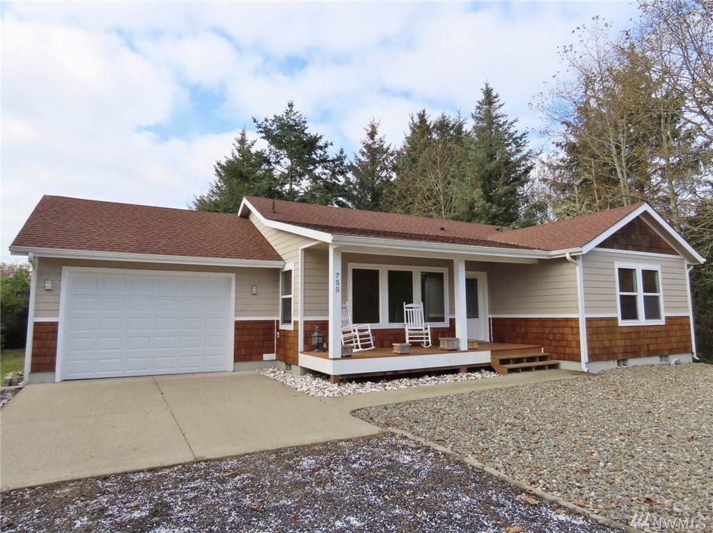 755 Island Cir - Photo 1