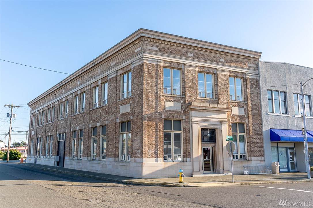 201 8th St - Photo 1