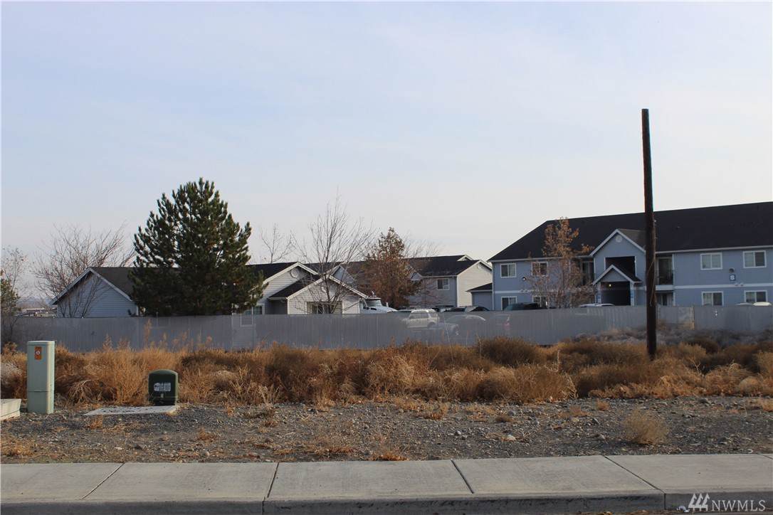 811 Evelyn Dr - Photo 1
