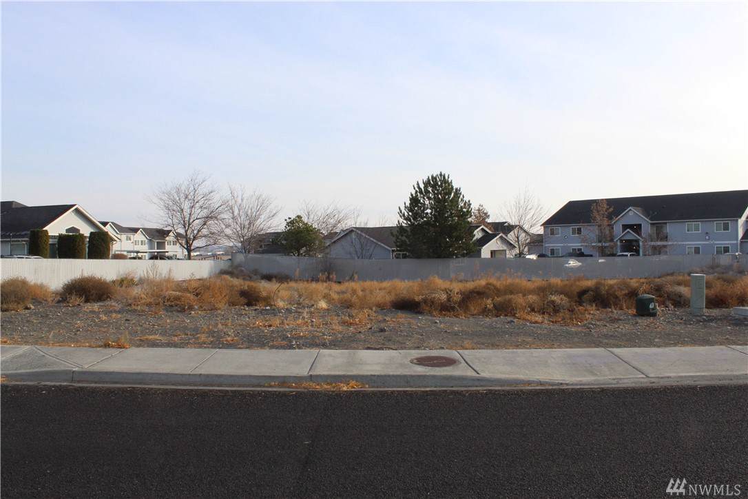 815 Evelyn Dr - Photo 1
