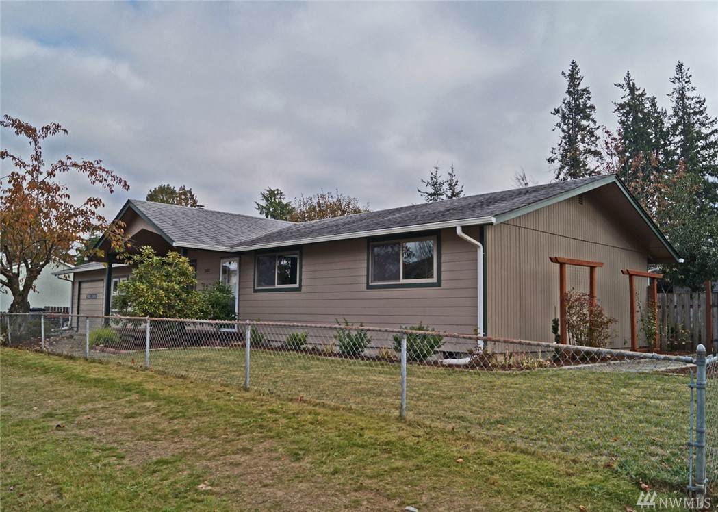 303 University Ave - Photo 1