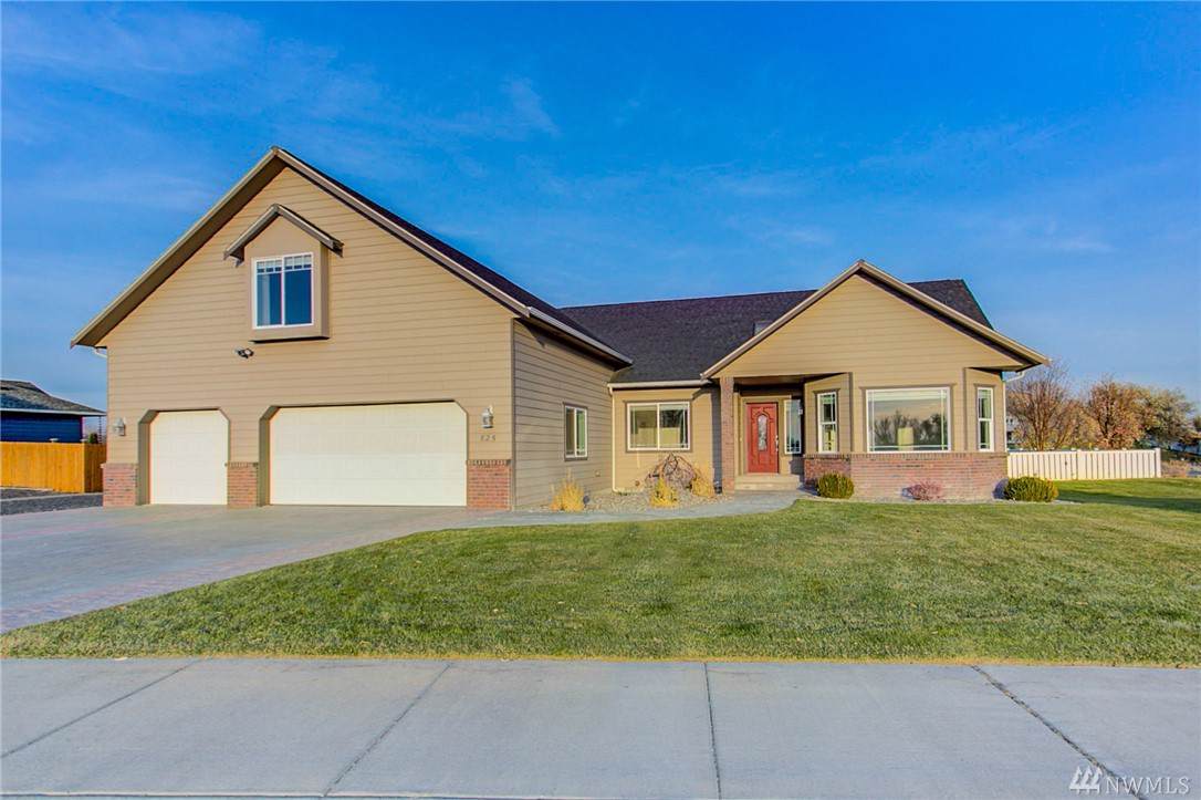 825 Sand Dune Rd - Photo 1