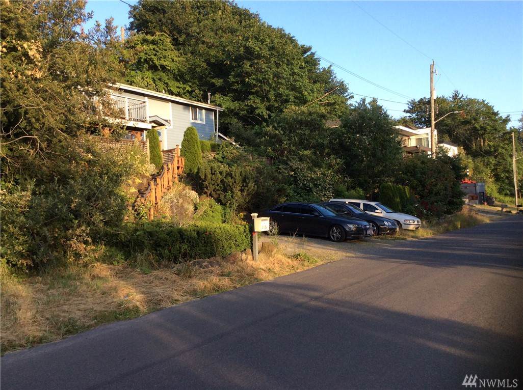 1906 28th Ave - Photo 1