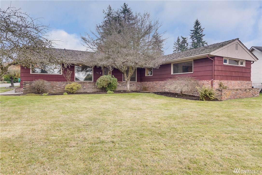 705 Avenue J - Photo 1