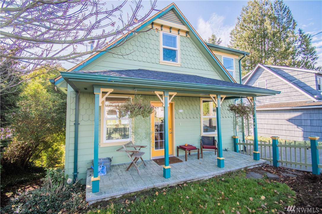 330 Columbia St - Photo 1