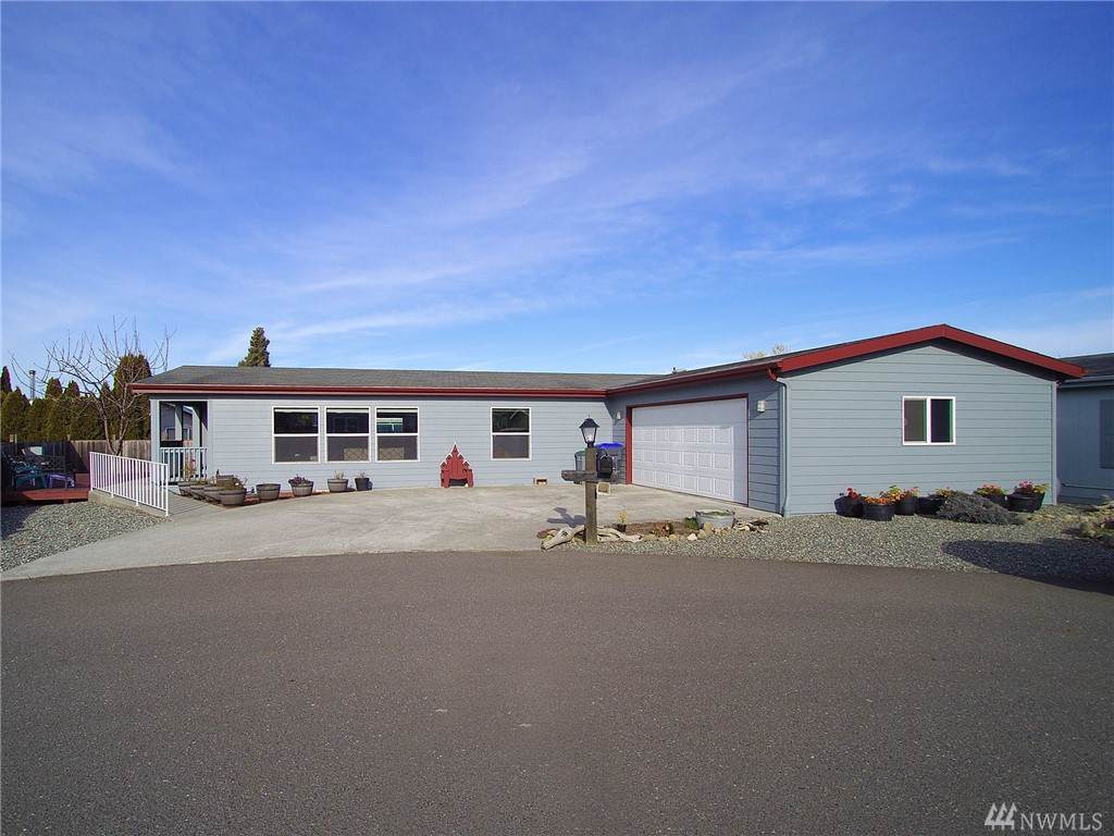 537 7th Ave - Photo 1