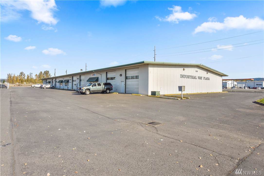 960 Industrial Wy - Photo 1