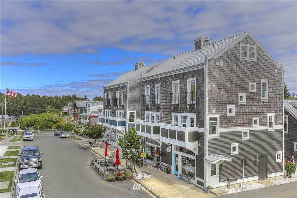 225 Front Street - Photo 1