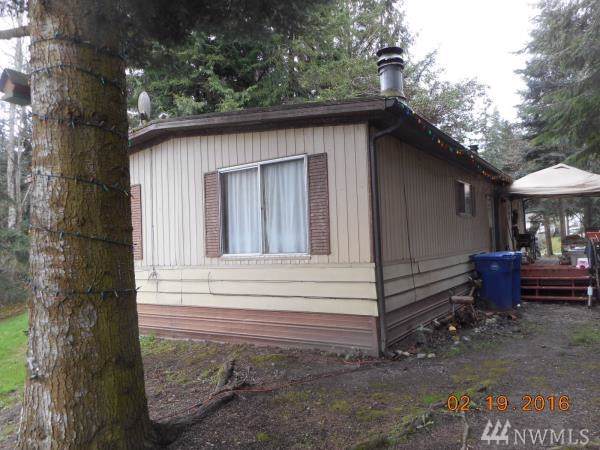 1711 Lake Dr - Photo 1