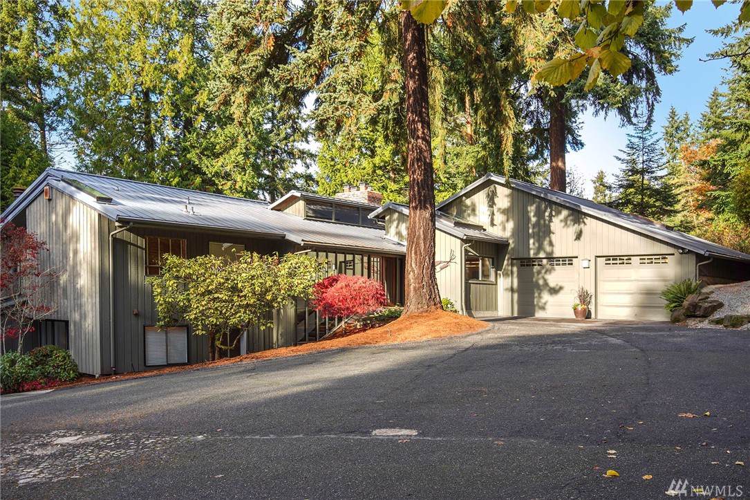 6870 Mercer Way - Photo 1