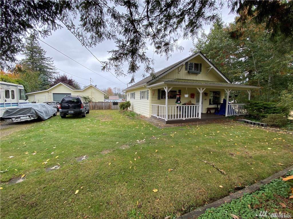 253 2nd St - Photo 1