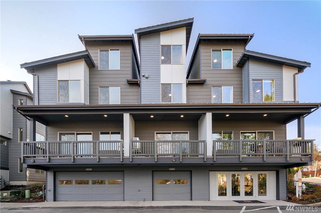 1950 Newport Wy - Photo 1