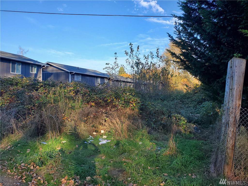 1106 Wood Ave - Photo 1