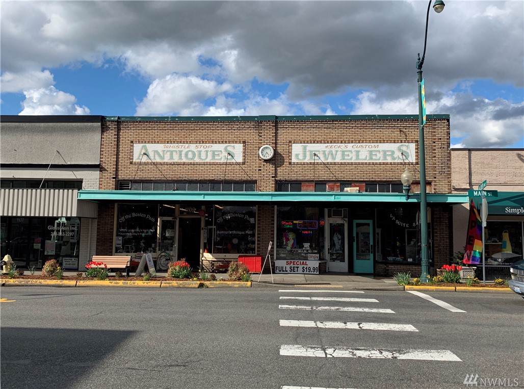 1109 Main St - Photo 1