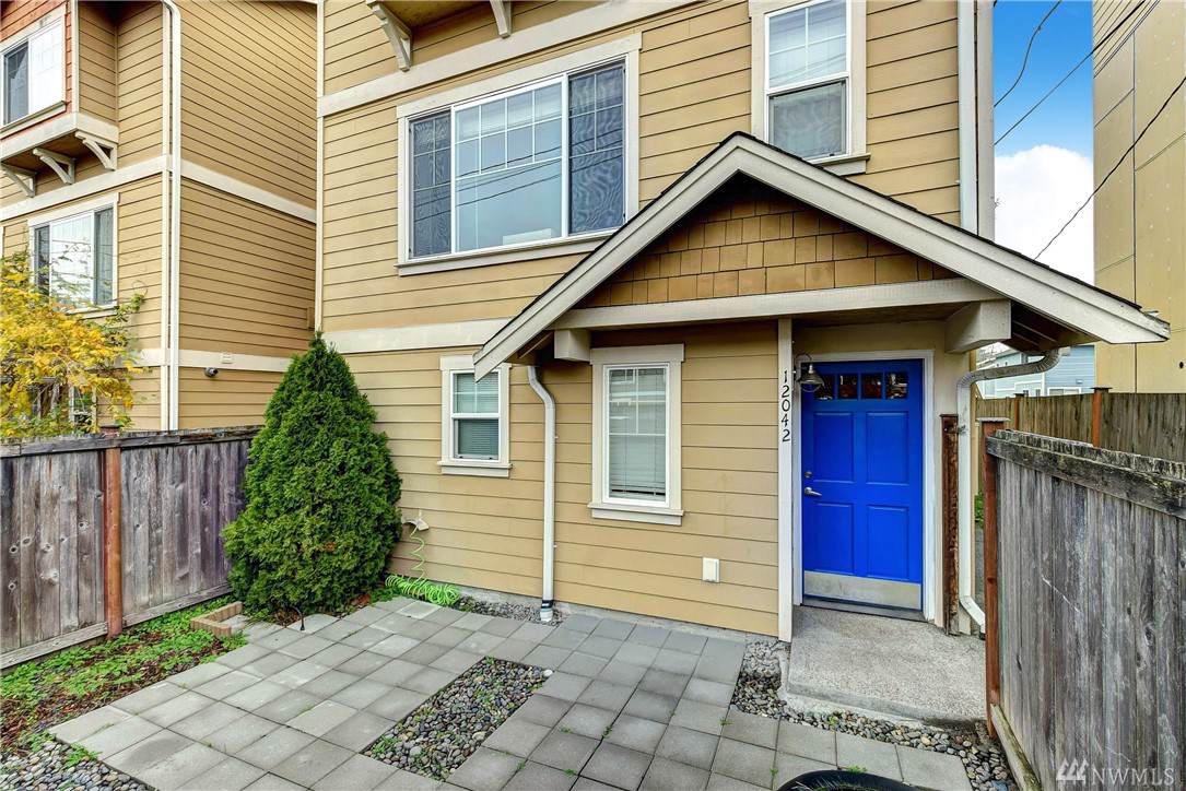 12042 33rd Ave - Photo 1