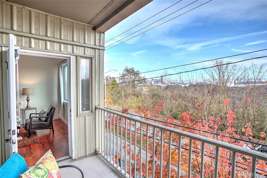 3213 Harbor Ave - Photo 1