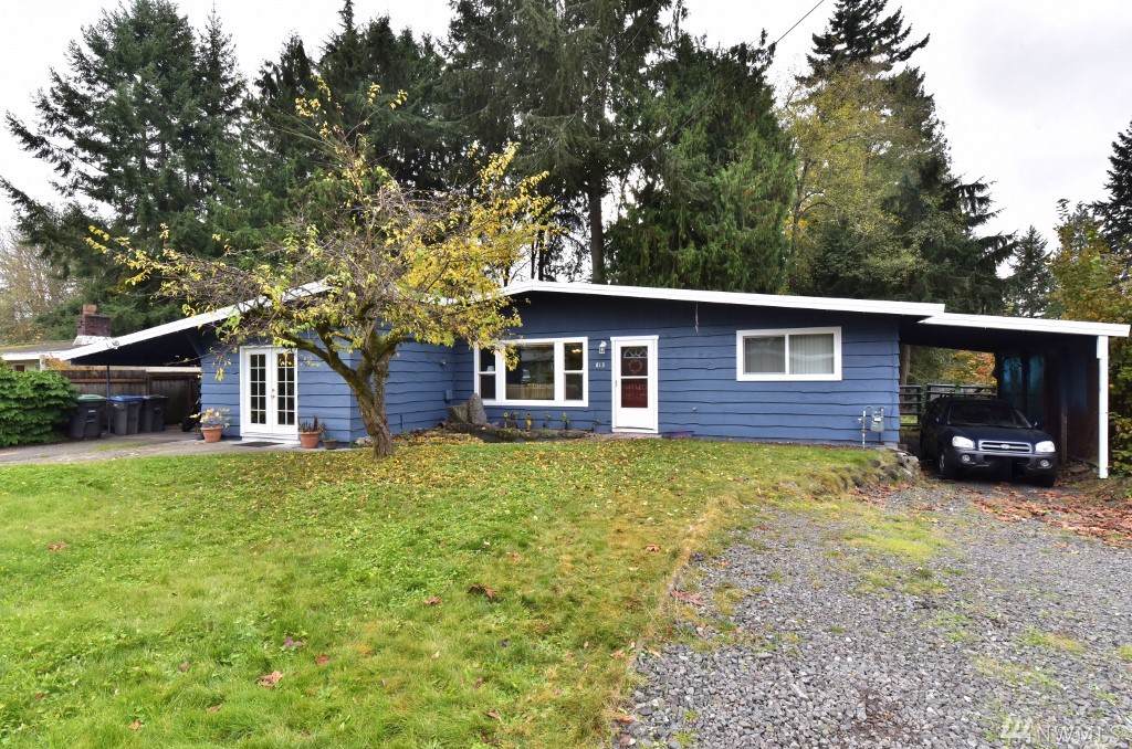 813 Hanford Ave - Photo 1