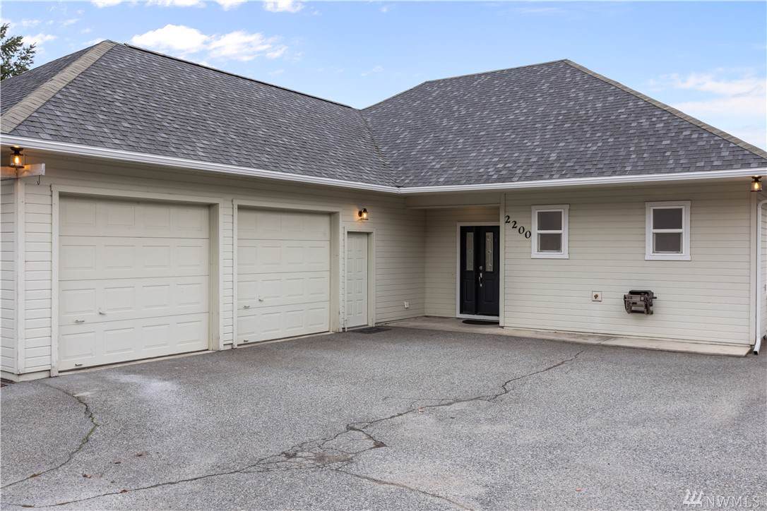 2200 Devon Ave - Photo 1