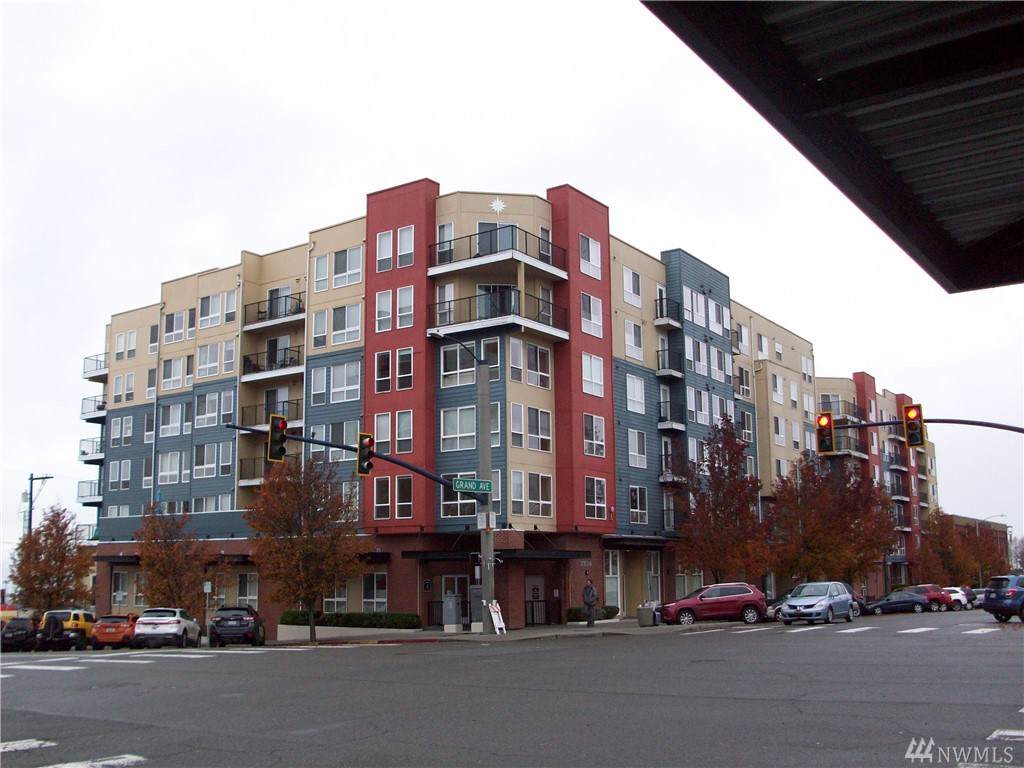2818 Grand - Photo 1