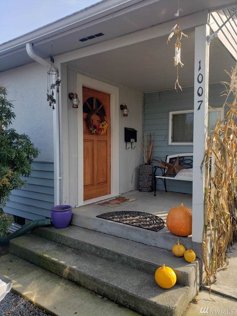 1007 Warner St - Photo 1