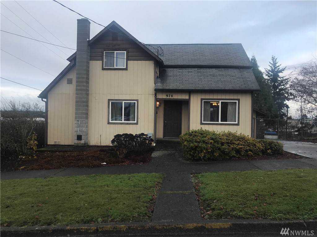 978 Vine St - Photo 1