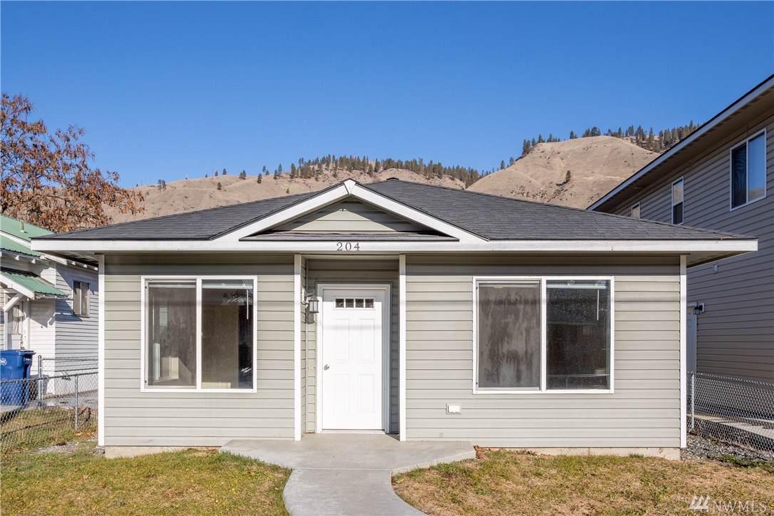 204 River St - Photo 1