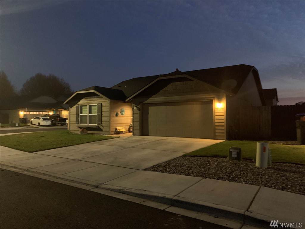 221 Kokanee Dr - Photo 1