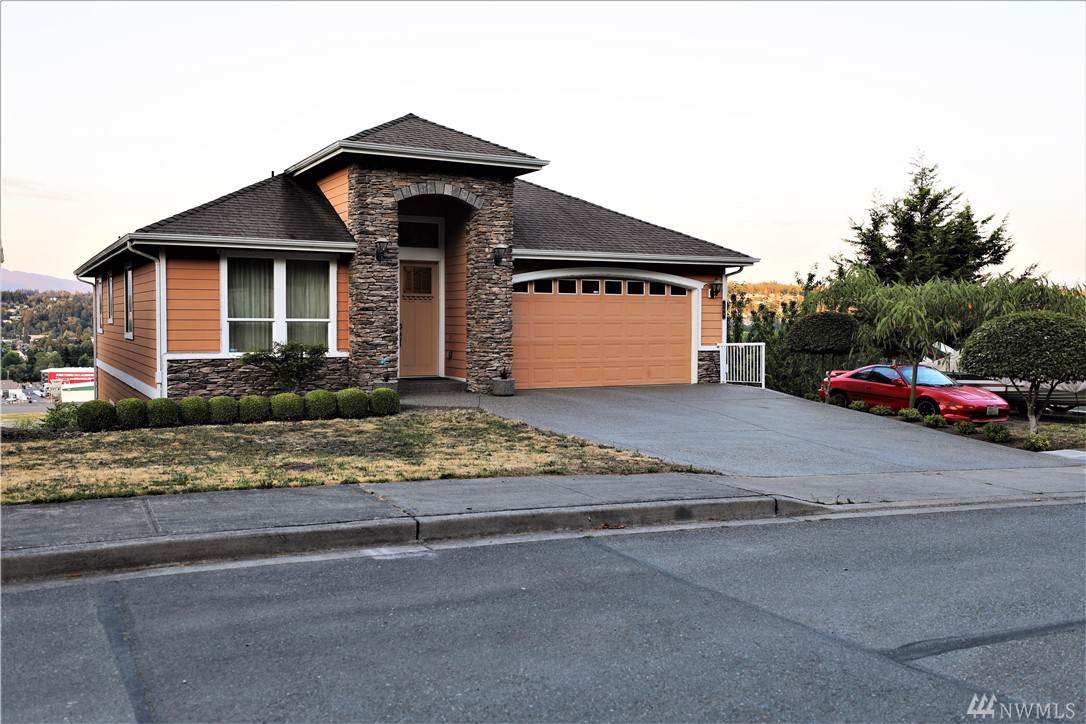 300 Lind Ave - Photo 1