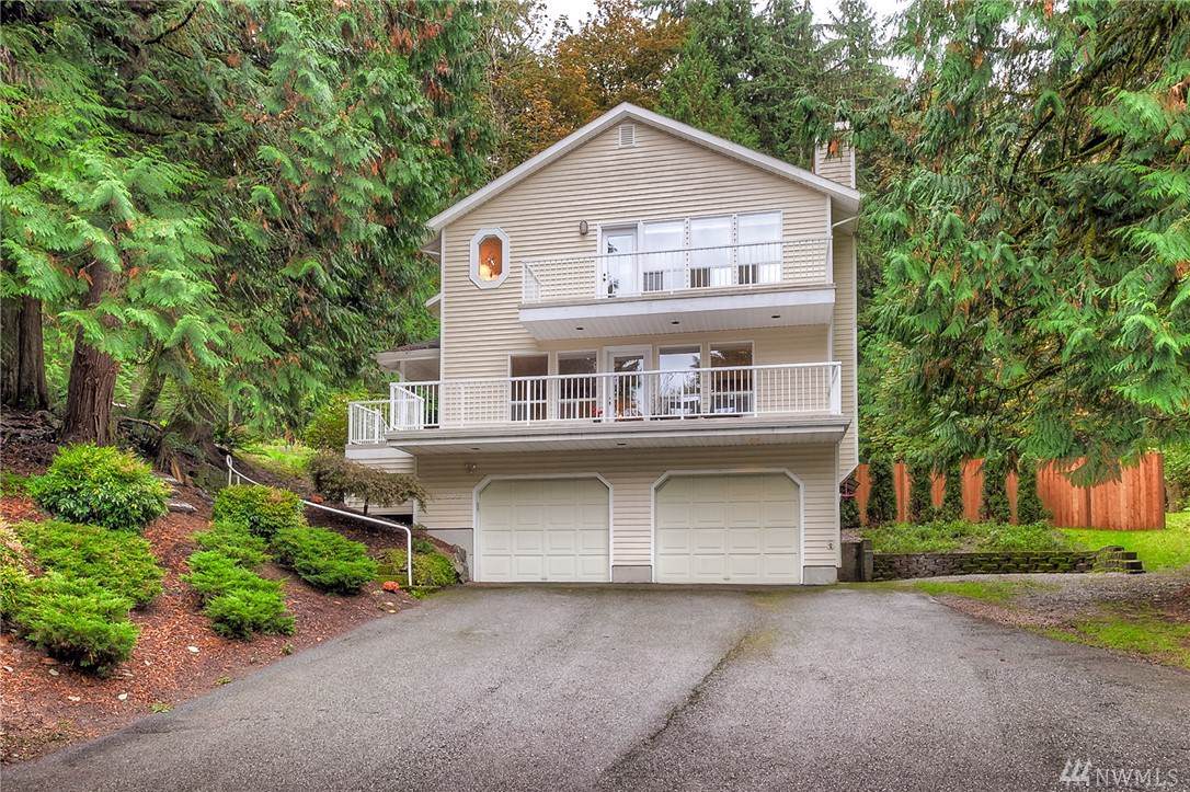 102 206th Ave - Photo 1