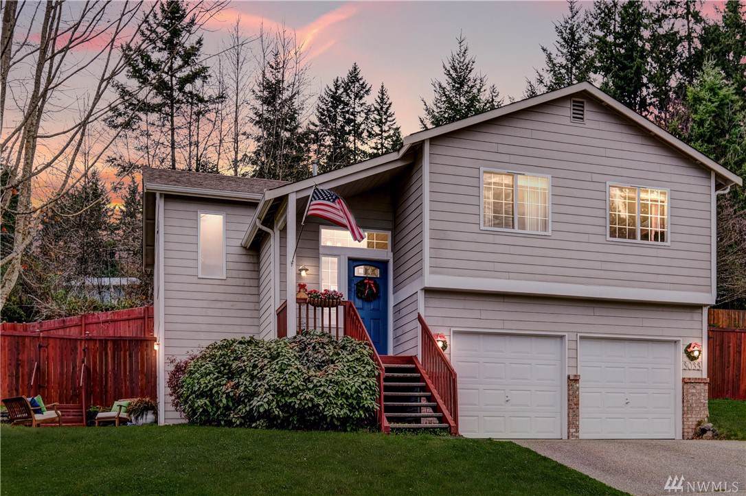 3033 Grovewood St - Photo 1