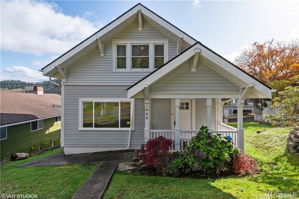 808 Hill Ave - Photo 1