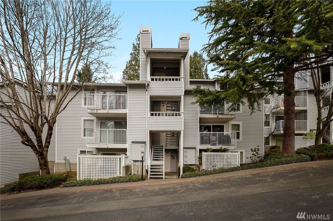 4106 Factoria Blvd - Photo 1