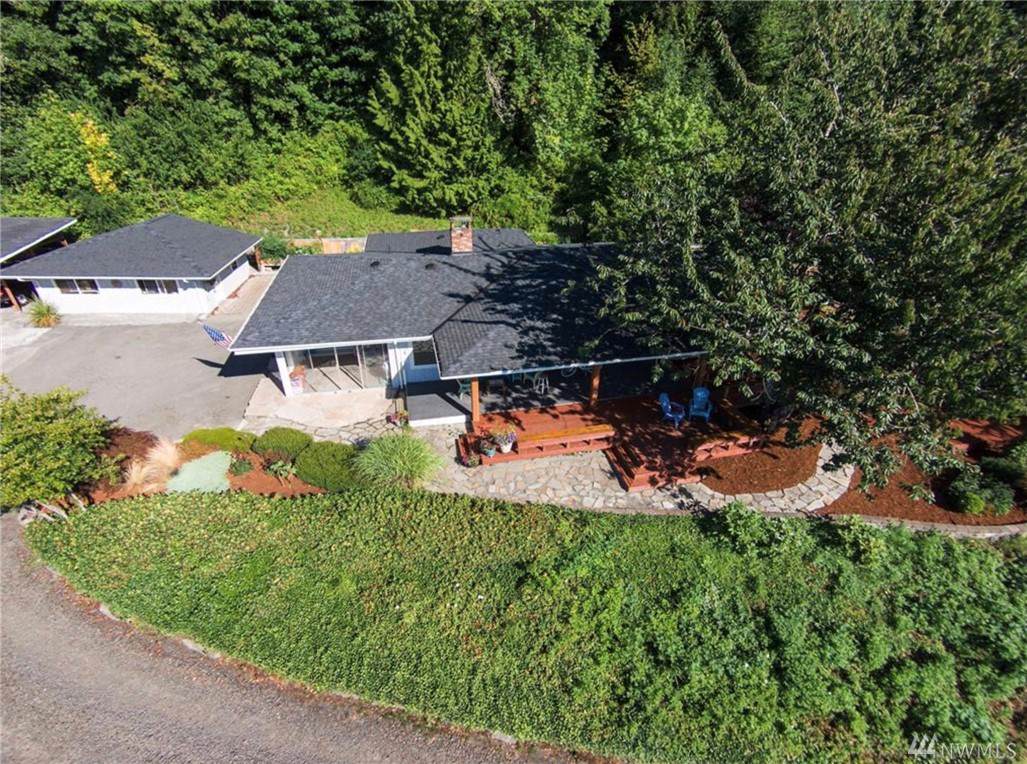 3081 Beach Dr - Photo 1