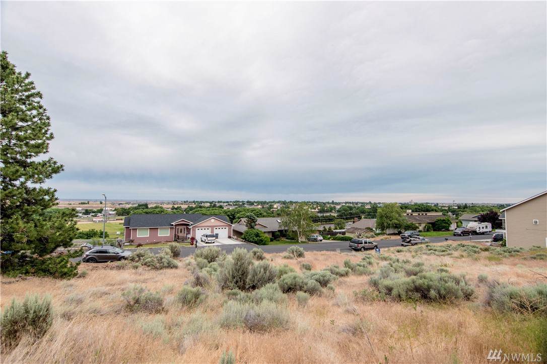 437 Strand Rd - Photo 1