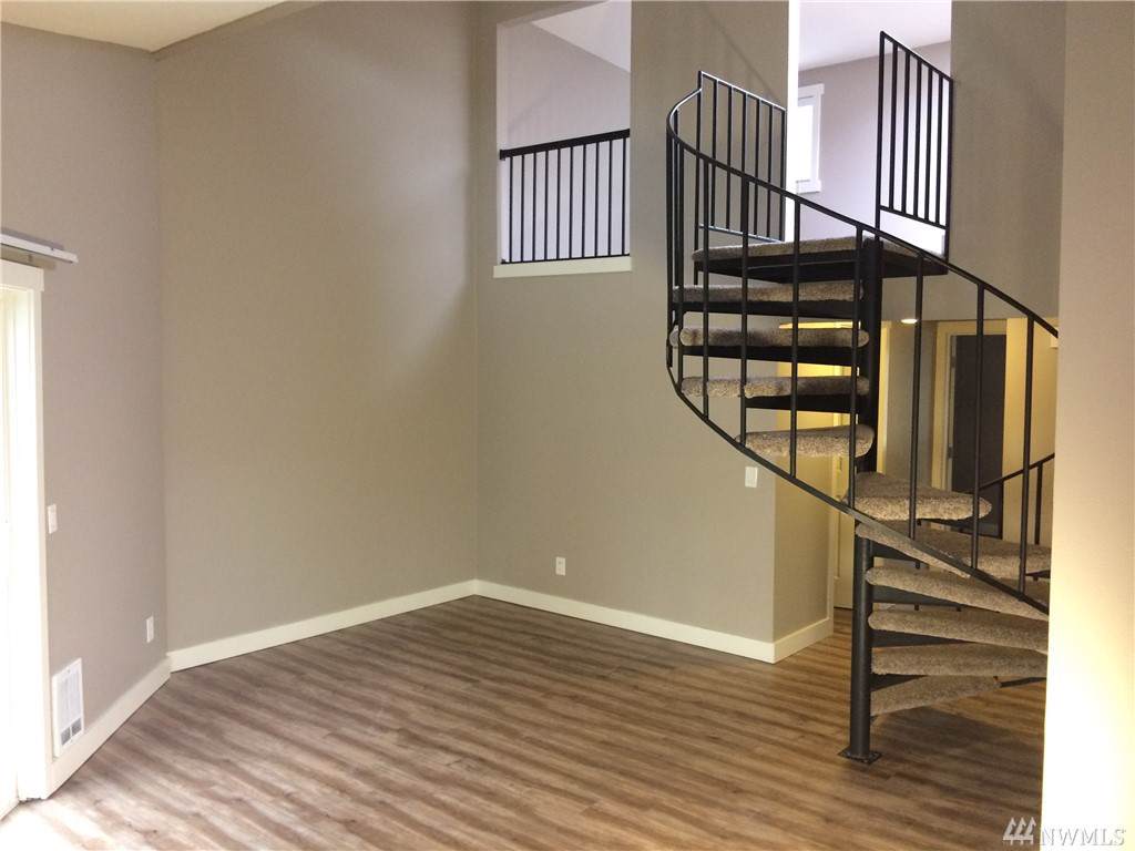 15819 Leary Wy - Photo 1