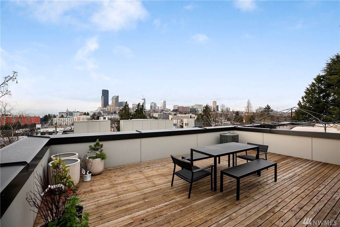 114 16th Ave - Photo 1