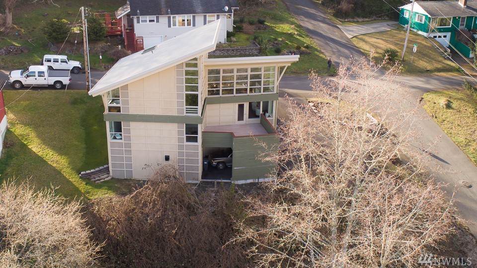 701 2nd Ave - Photo 1