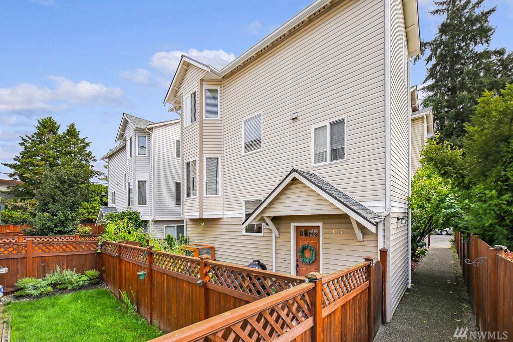 11517 28th Ave - Photo 1