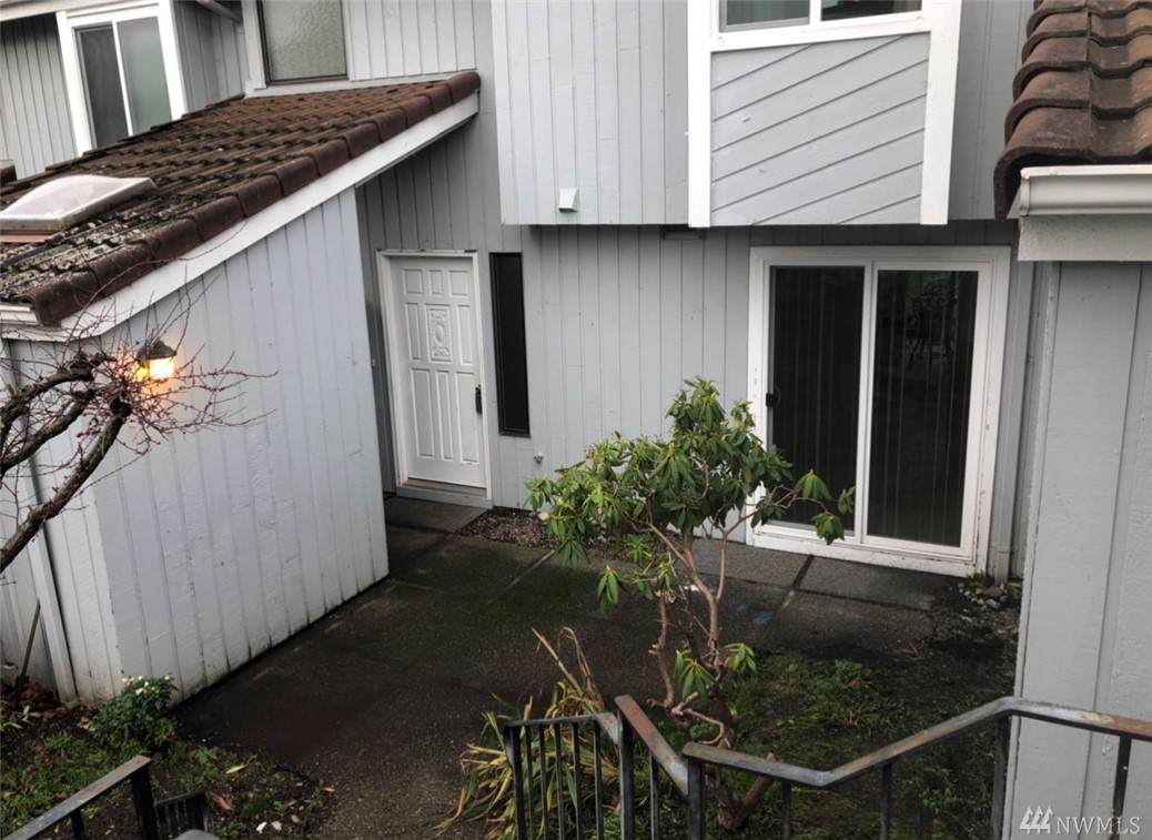 1616 Skyline Wy - Photo 1