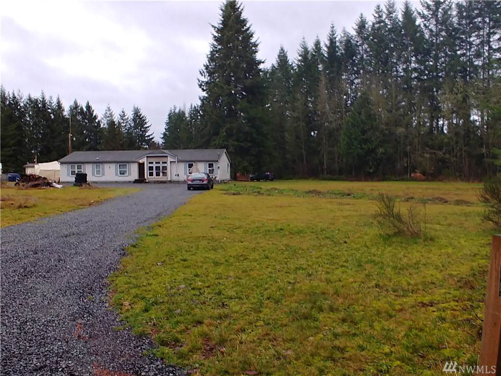 919 135th Ave - Photo 1
