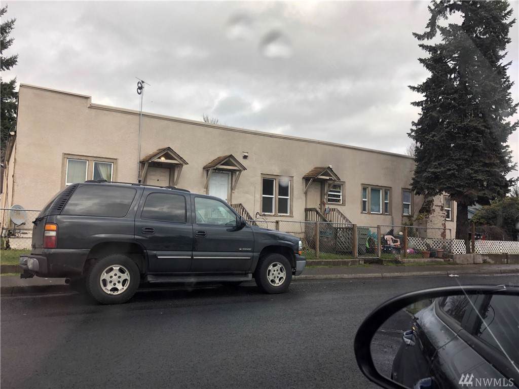 303 17th Ave - Photo 1