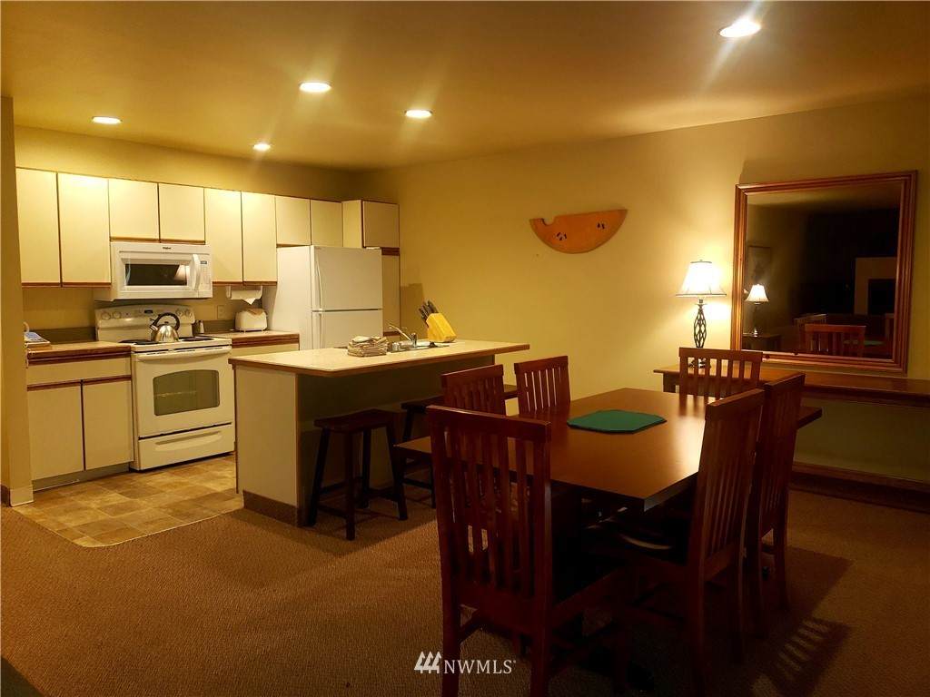 1 Lodge 630-L - Photo 1