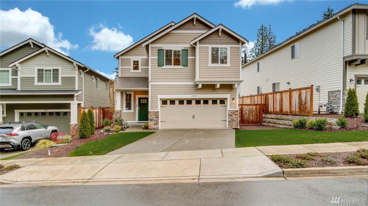 12323 54th Dr - Photo 1