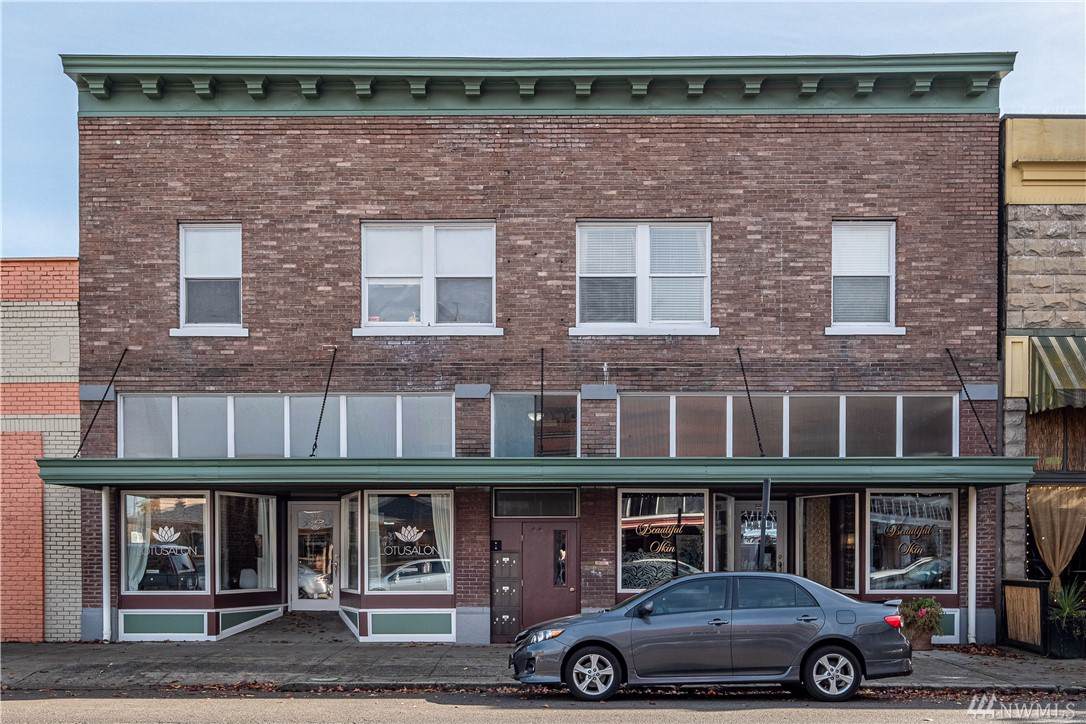 408 Tower Ave - Photo 1