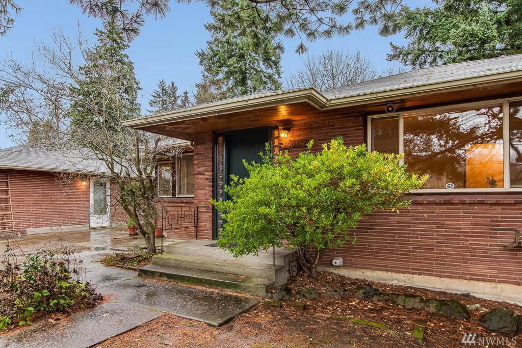 10011 51st Ave - Photo 1